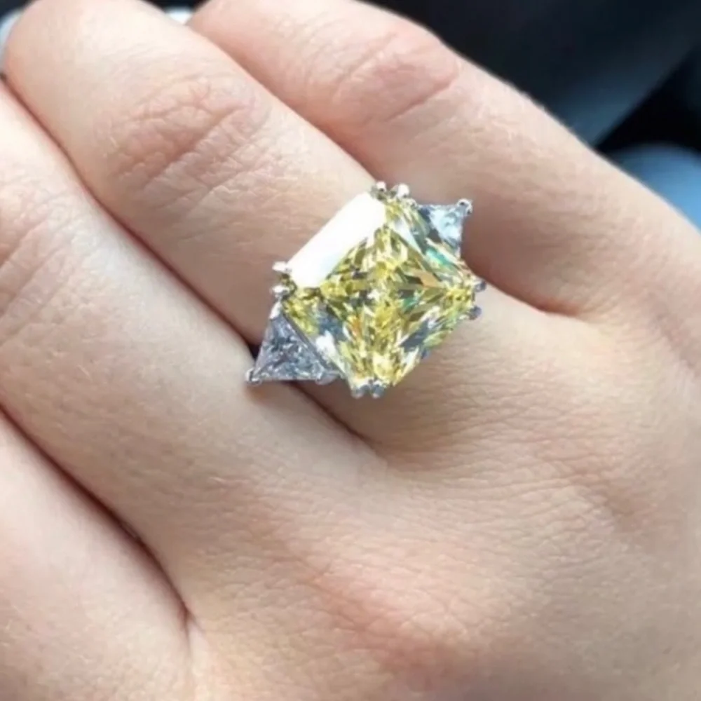 18k 6.5ct Canary Ring - Picture 3 of 15